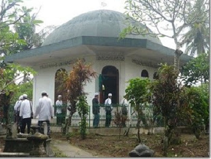 Wisata Ziarah Habib Ahmad Bafaqih di Kemusuh dan Kisah Karomahnya