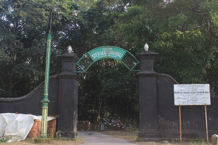 Menapak Tilas dan Berdoa di Makam Syekh Makdum Penyebar Agama Islam Banyumas