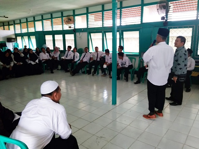 Yayasan Baitul Maal PLN Kalbar Serahkan Bantuan Modal Bagi Masyarakat Kurang Mampu
