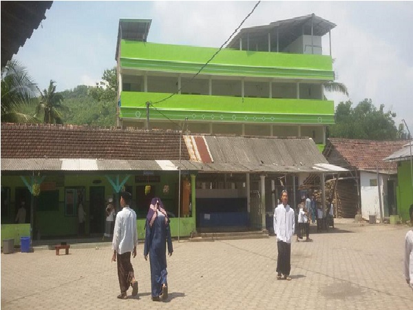 Pesantren Ummul Quro Probolinggo