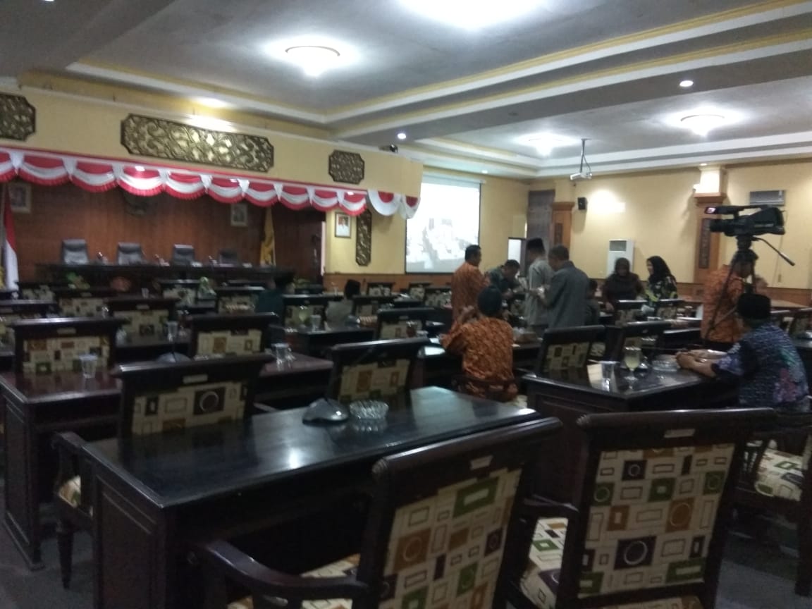 Ada Apa? Rapat Paripurna DPRD Sumenep Lima Kali Gagal