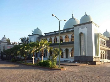 Pesantren Al-Munawwariyah Kab Malang