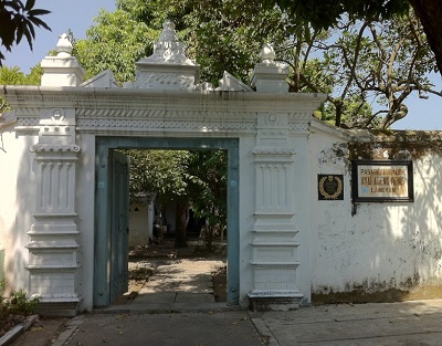 WIsata Religi dan Berdo'a di Makam Kyai Ageng Henis Laweyan Solo