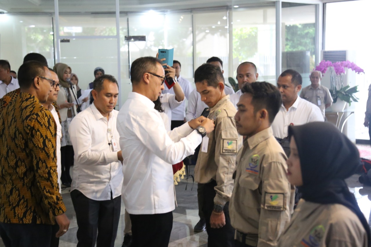 Dampingi Komunitas Adat Terpencil, Mensos Lepas 45 Pensos