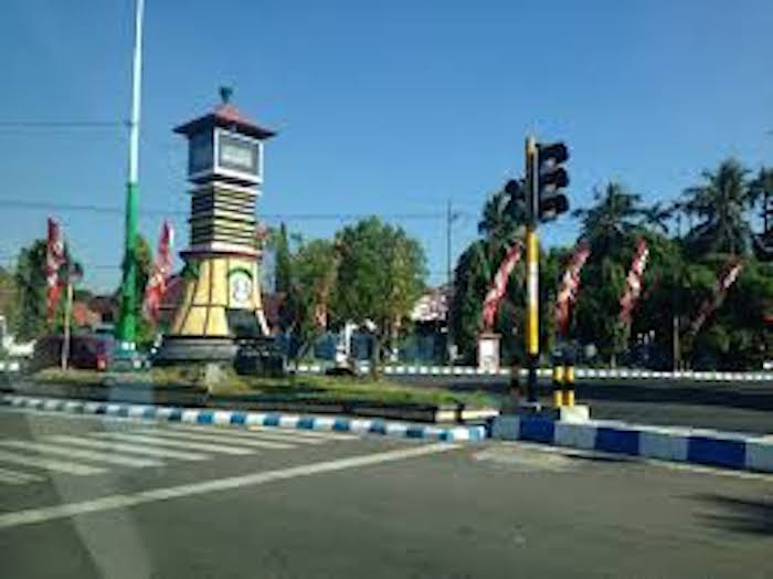 Bertouring Ziarah dan Bertawassul di Makam Sunan Cendana, Bangkalan