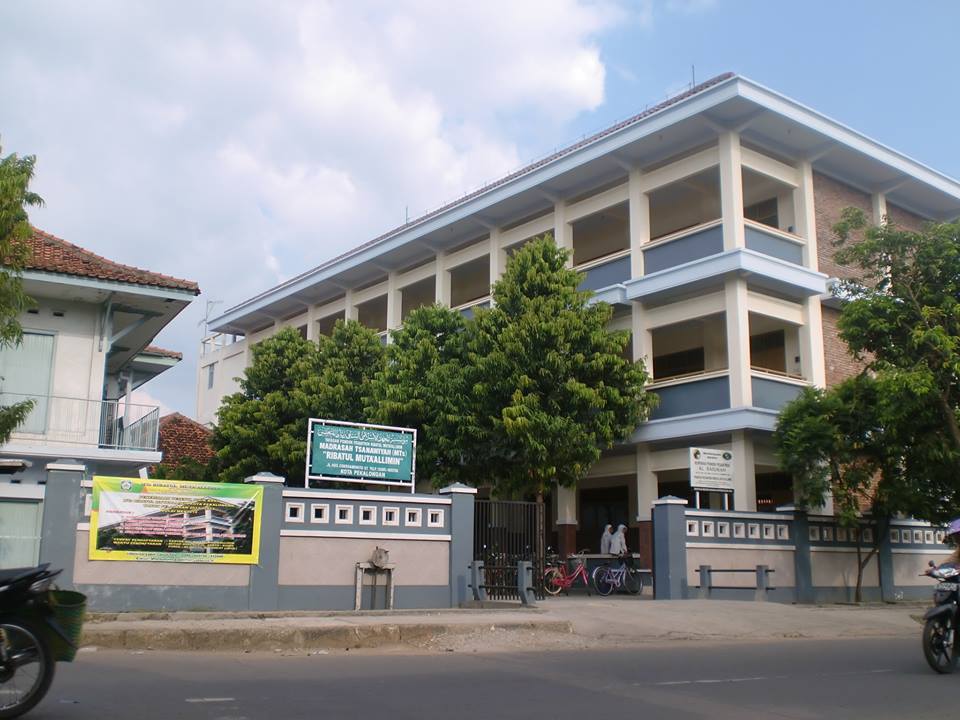 Pesantren Ribatul Muta’allimin Pekalongan