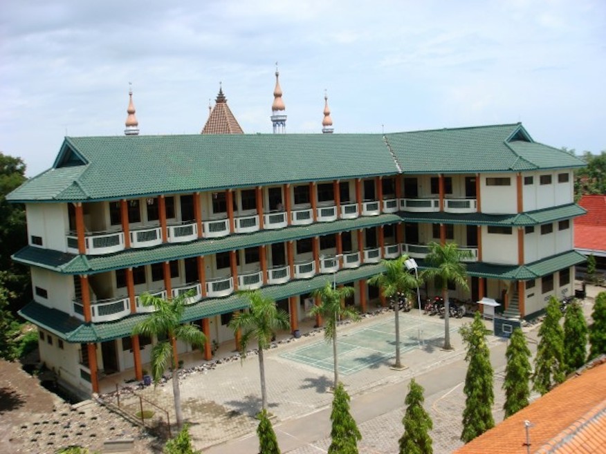 Pesantren Raudlatul Ulum Guyangan Pati