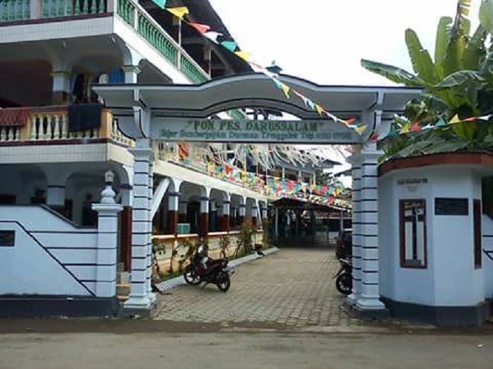 Pesantren Darussalam Trenggalek