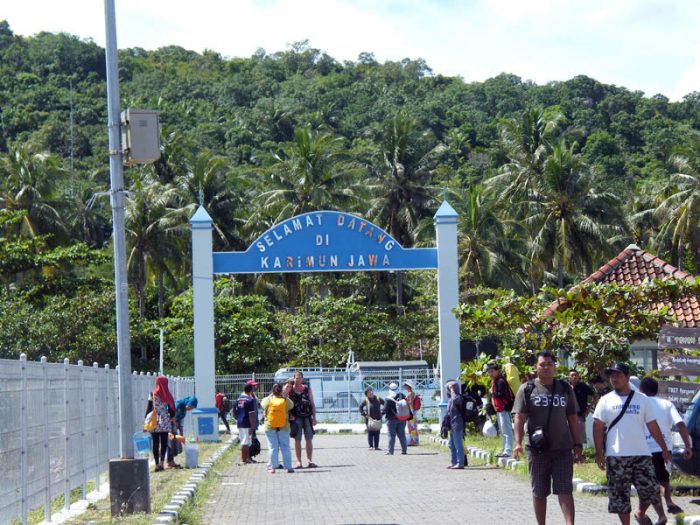 Bersafari Religi dan Ziarah Makam Sunan Nyamplungan di Karimunjawa