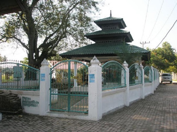 Traveling di Lhoksaumawe dan Berziarah di Makam Raja Samudera Pasai