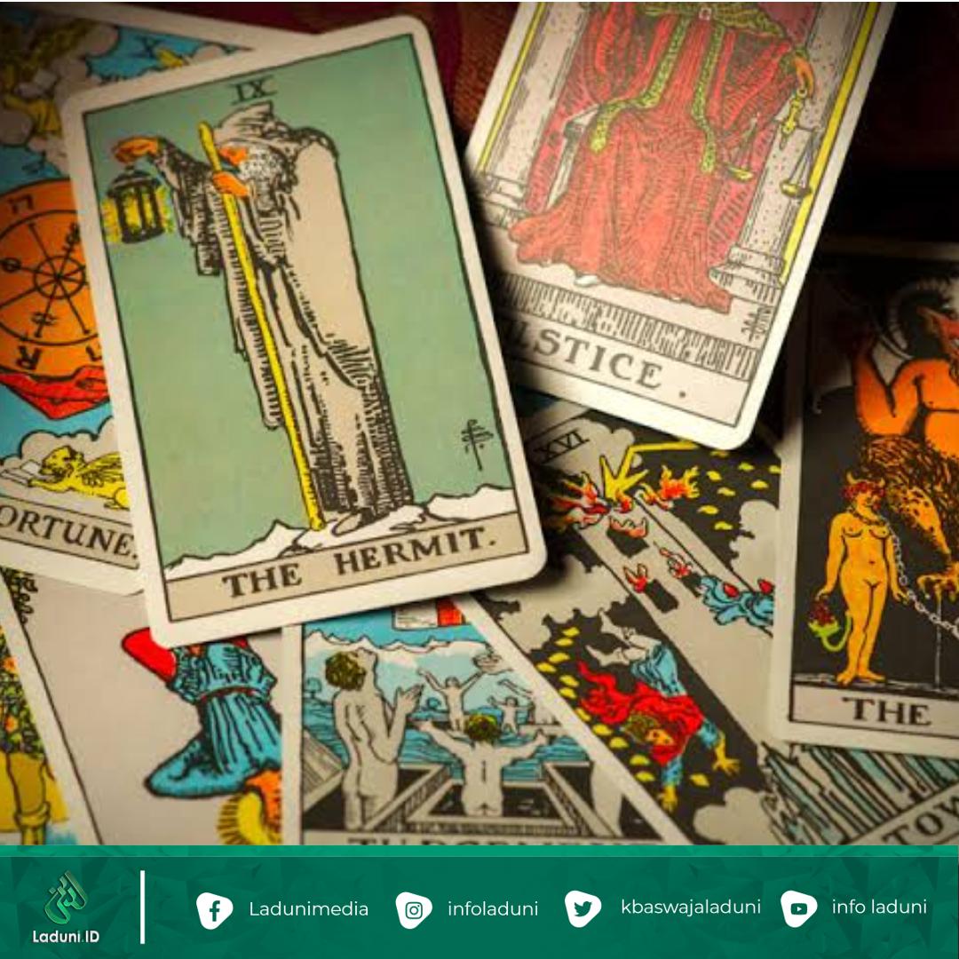 Penjelasan Hukum tentang Meramal Menggunakan Kartu Tarot