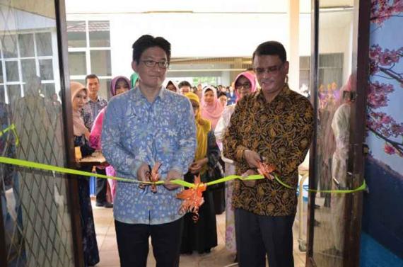 Rektor Universitas Tanjungpura Resmikan Japan Corner