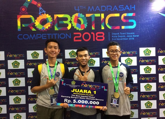 MAN IC SAmbas Raih Juara di Ajang Robotics Competition 2018 Tingkat Nasional