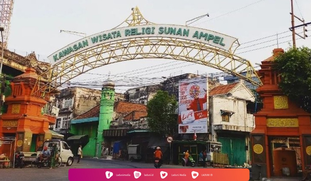 Ziarah di Makam Sunan Ampel, Guru Wali Tanah Jawa