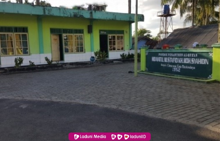 Pesantren Bahrul Ulum KH. Busthomi, Tasikmalaya