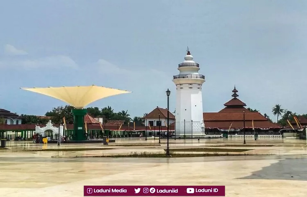 Ziarah di Makam Sultan Maulana Hasanuddin, Pendiri Kesultanan Banten