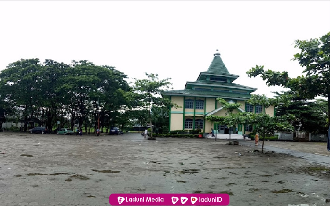 Ziarah di Makam KH. Maftuh Bahtsul Birri, Sang Pendekar Al-Qur'an Lirboyo