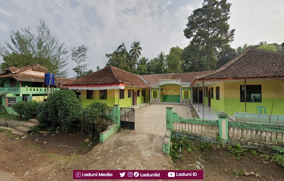 Ziarah di Makam KH. M. Chaedar, Muasis Pesantren Nurul Falah, Pandeglang