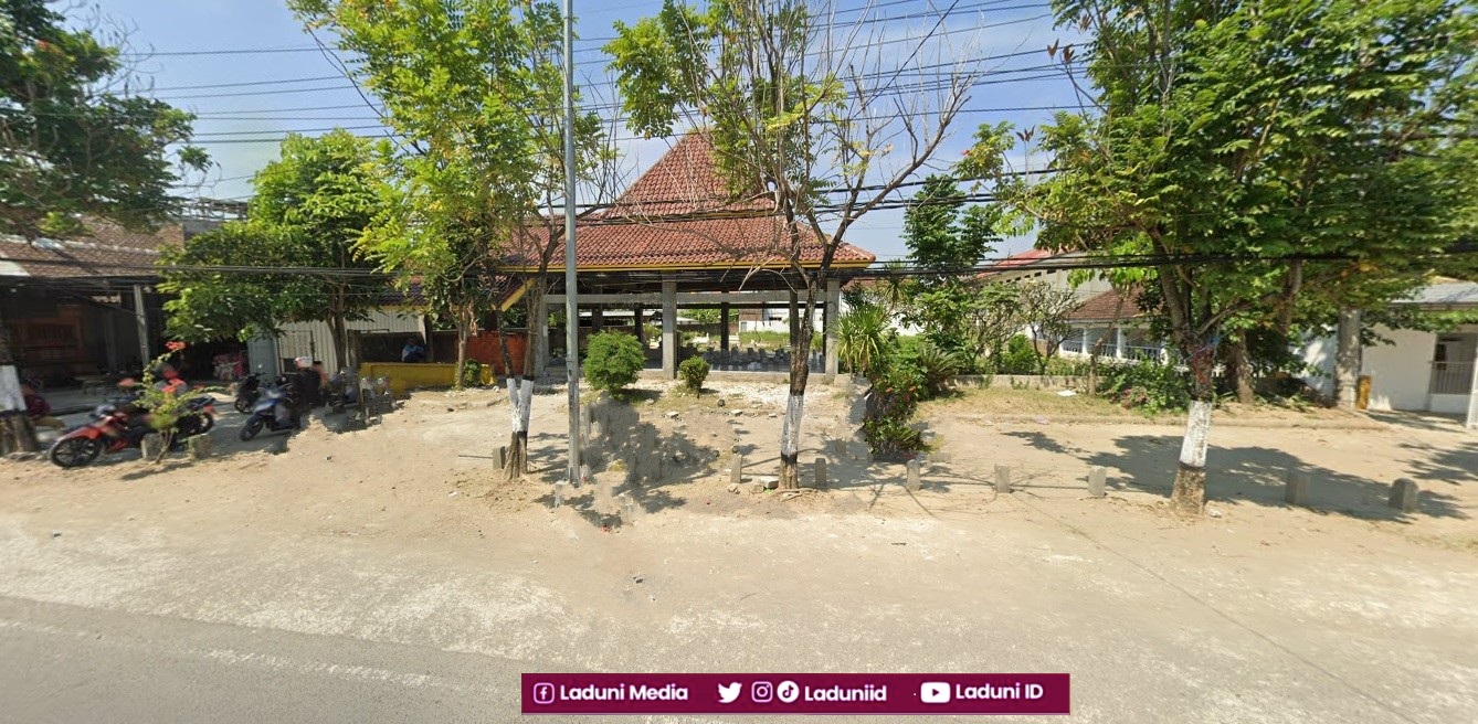 Ziarah di Makam KH. Abu Dzarrin, Muasis Pesantren Abu Dzarrin Bojonegoro