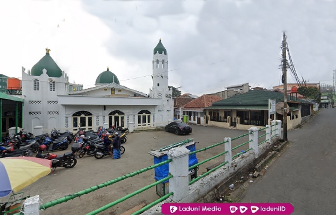 Ziarah di Makam Habib Abdullah Bin Mukhsin, Habib Keramat dari Empang, Bogor