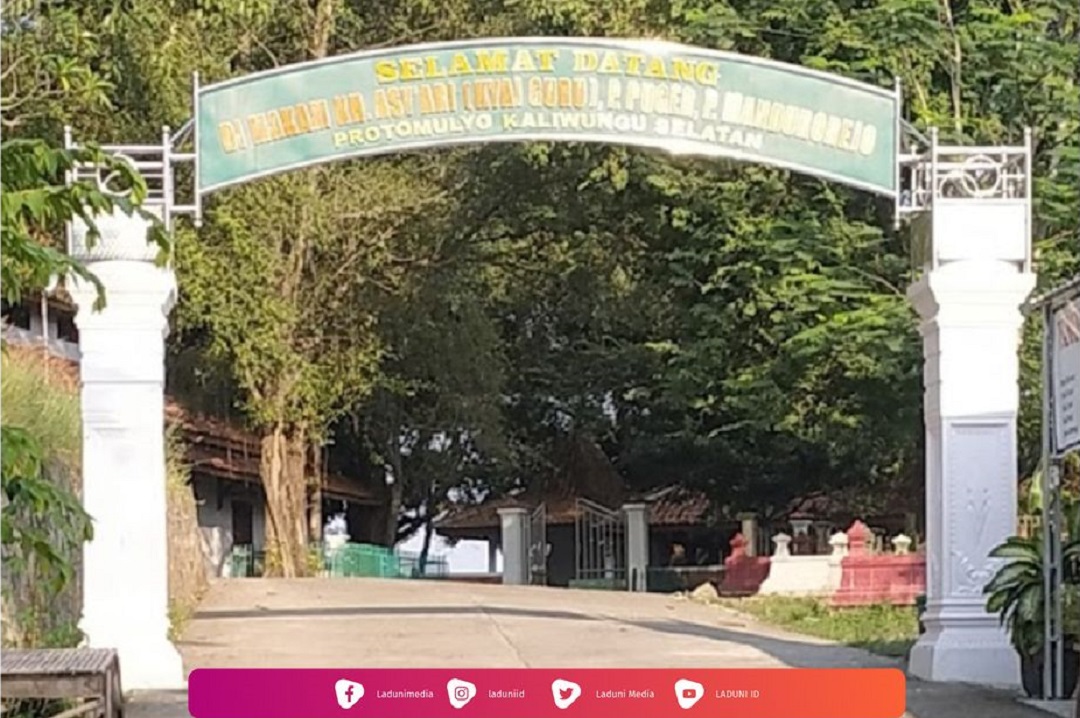 Ziarah di Makam KH. Asy'ari, Muasis Pesantren APIP Kaliwungu