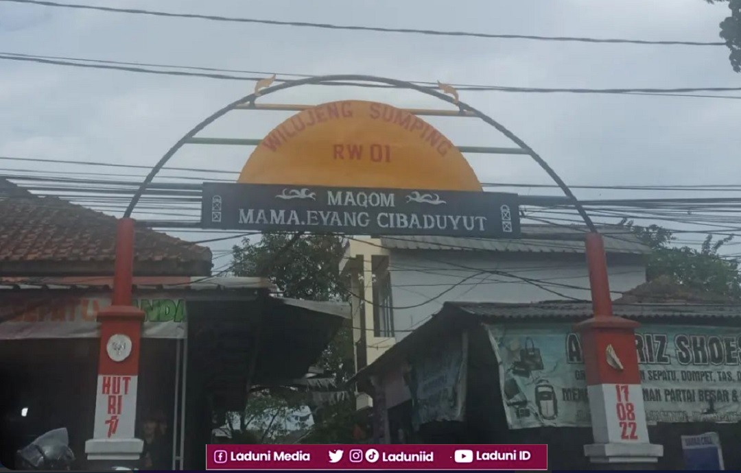 Ziarah di Makam KH. Raden Muhammad Zarkasyi (Mama Cibaduyut), Muasis Pesantren ar-Rasyid Cibaduyut