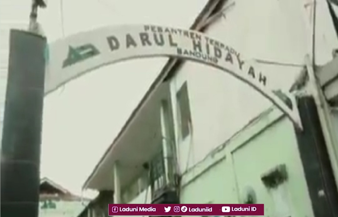 Ziarah di Makam KH. RA. Memed, Muasis Pesantren Darul Hidayah Kota Bandung