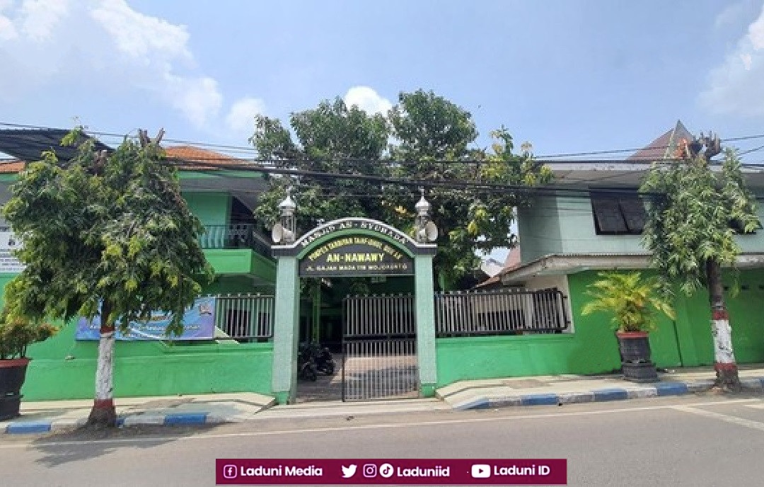 Ziarah di Makam KH. Nawawi, Ulama Pejuang dari Mojokerto