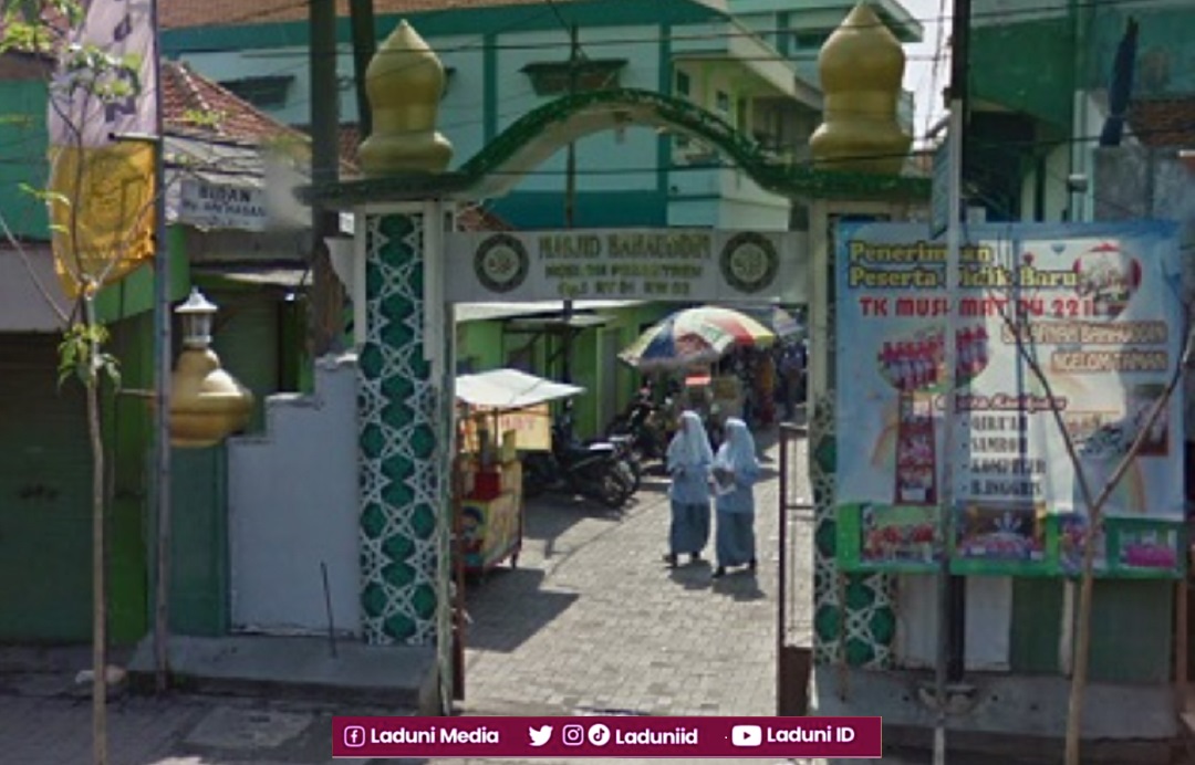 Ziarah di Makam KH Sholeh Qosim, Pengasuh Pesantren  Bahauddin Al Isma'iliyah Sidoarjo