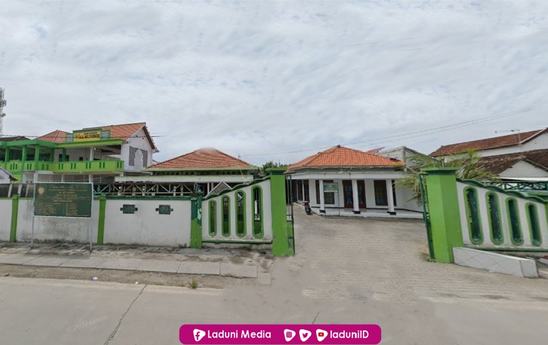 Pesantren Al-Muniroh, Ujungpangkah, Kab. Gresik