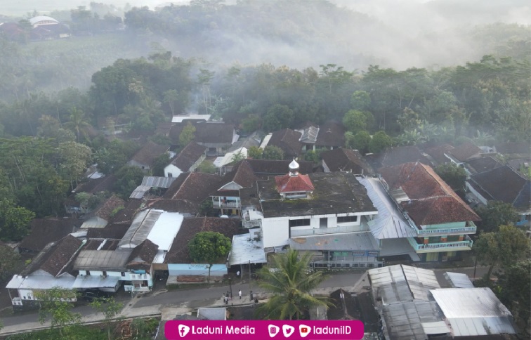 Ziarah di Makam KH. Manshur Popongan, Muasis Pesantren Al Manshur