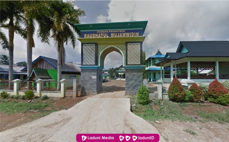 Pesantren Raudhatul Mujawwidin Jambi