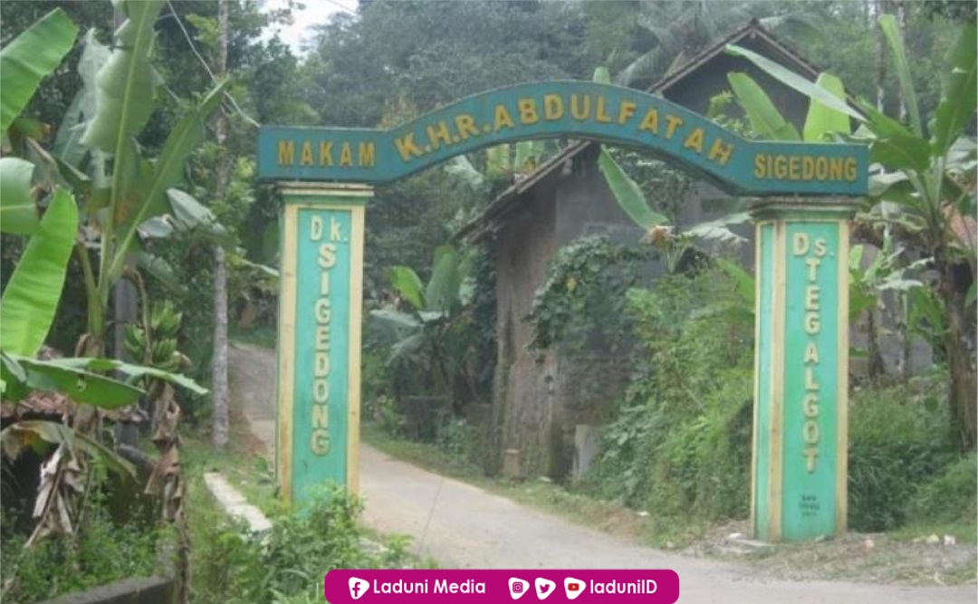 Ziarah di Makam KH.R Abdul Fattah Sigedong, Syaikhul Akbar di Tanah Jawa