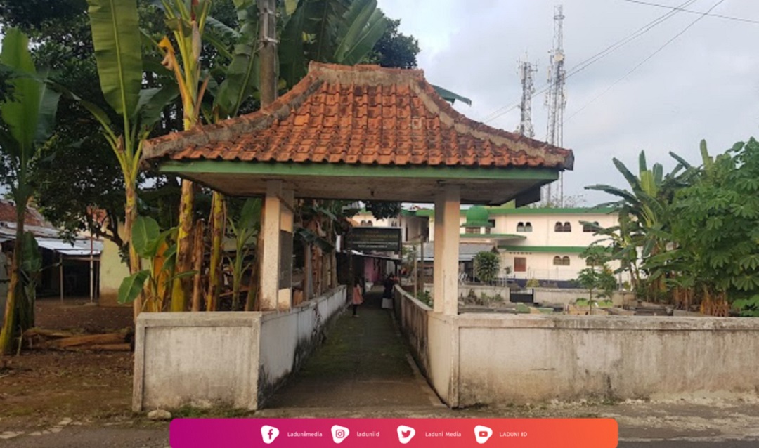 Ziarah di Makam KH. Muhammad Ilyas, Mursid Tarekat di Banyumas