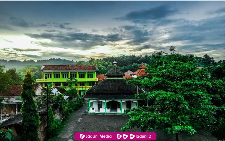 Pesantren Darut Taqwa, Tembalang, Semarang