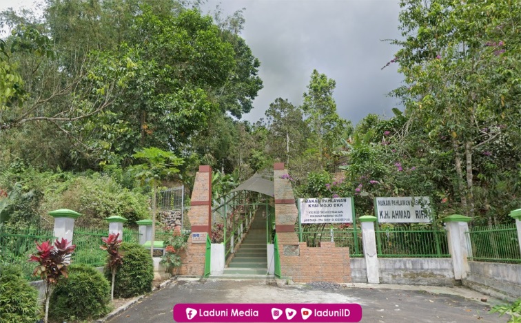 Ziarah di Makam KH. Ahmad Rifa'i Minahasa, Pahlawan Nasional dari Kendal