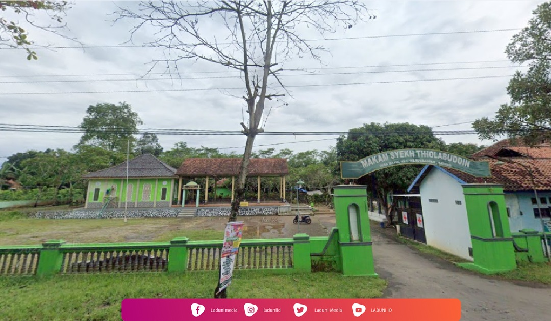 Ziarah di Makam Syeikh Tholabuddin, Ulama Penyebar agama Islam di Batang