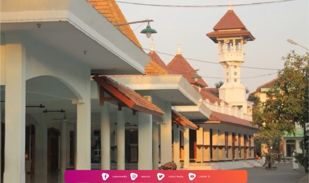 Ziarah di Makam KH. Ahmad Sholeh, Masyayikh Pesantren Langitan Tuban