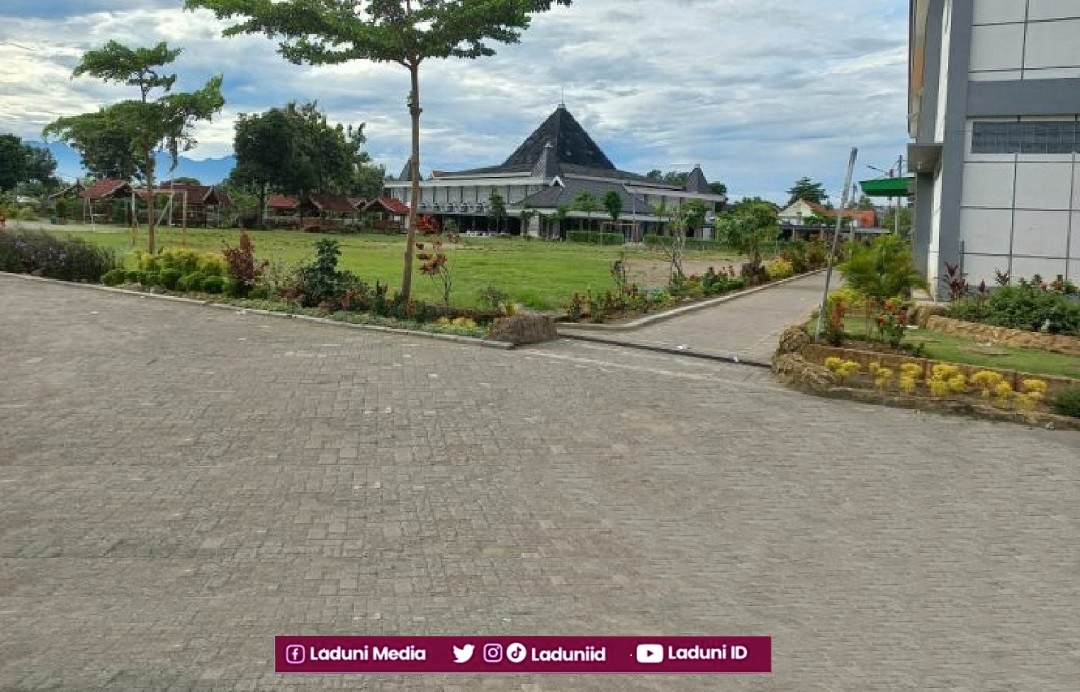 Ziarah di Makam KH. M. Yusuf Masyhar, Muasis Pesantren Madrasatul Qur’an Tebuireng