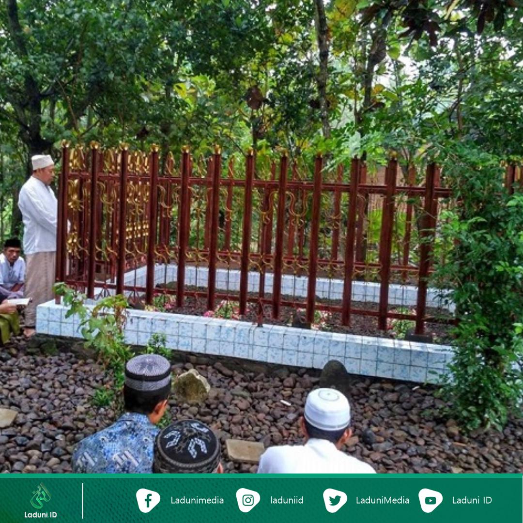 Ziarah Makam KH. Abdullah Hadziq, Pengasuh Pondok Pesantren Balekambang Jepara