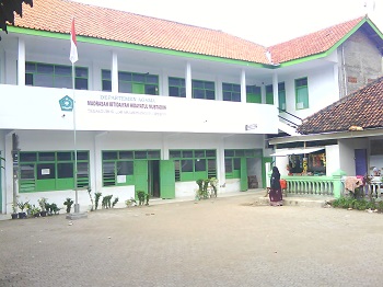 Pesantren Al Anwariyah Cirebon