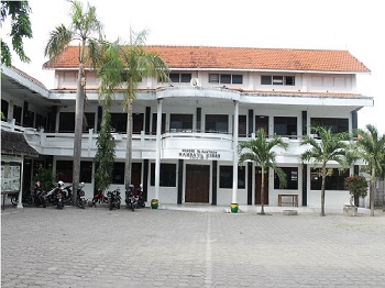 Pesantren Mambaul Hisan Gresik