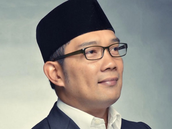 Ridwan Kamil Akan Berikan Beasiswa Kepada Santri