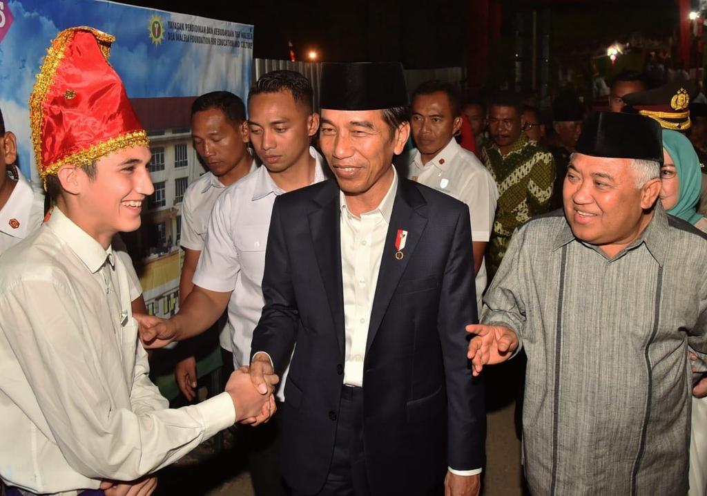 Jokowi Resmikan Beberapa Fasilitas Pondok Modern Internasional Dea Malela NTB