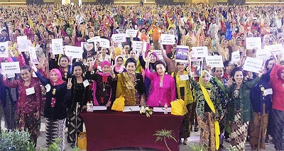 Rekor, Wanita Berkebaya di Jogja Lampaui Target Hingga 2600 Orang