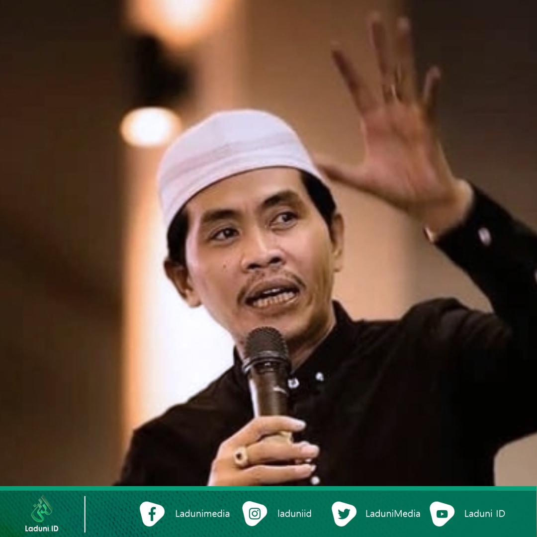 Analogi Sederhana KH. Anwar Zahid tentang Mengapa Pentingnya Shalat Berjamaah