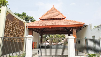 Wisata Ziarah dan Bertawassul Makam KH Ali Manshur di Tuban