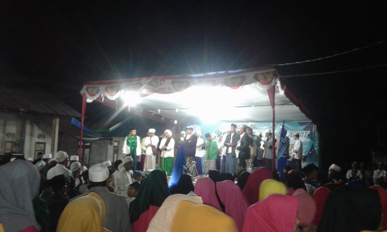 Parit Kurus Bersholawat Berlangsung Meriah