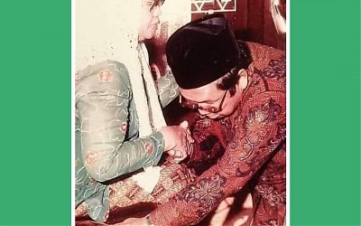 Kisah Tirakat Nyai Sholichah: Lantunan Shalawat dalam Nasi yang Dikonsumsi Gus Dur Kecil
