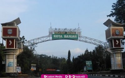 Ziarah di Makam KH. Abdurrohim Citangkolo, Muassis Pesantren Miftahul Huda Al-Azhar Citangkolo